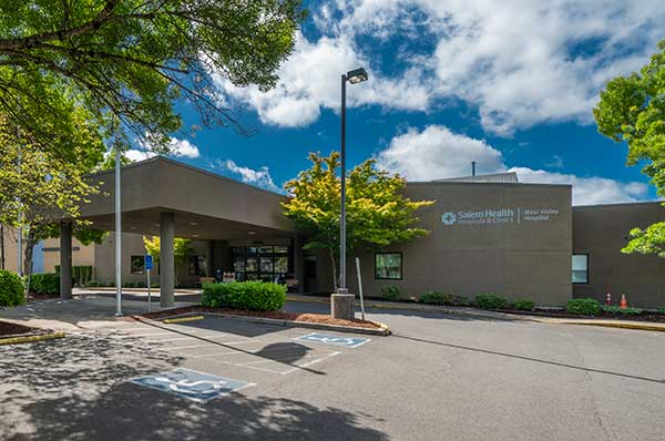 Exterior of West Valley Hospital in Dallas, Oregon