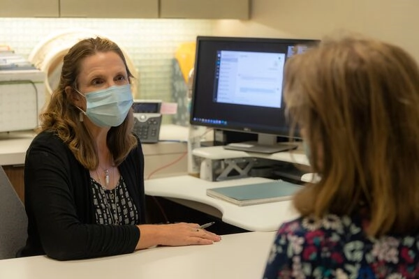 Patient meeting with a cancer nurse navigator