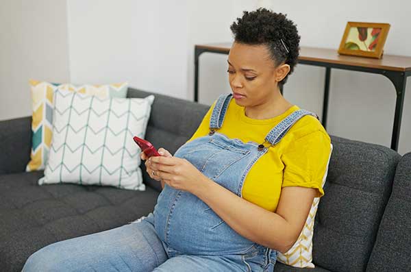 Pregnant woman calls her doctor
