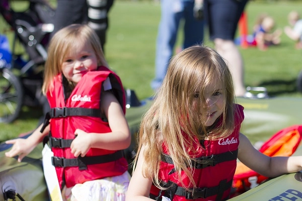 Life Jacket girls cropped Life Jacket girls cropped